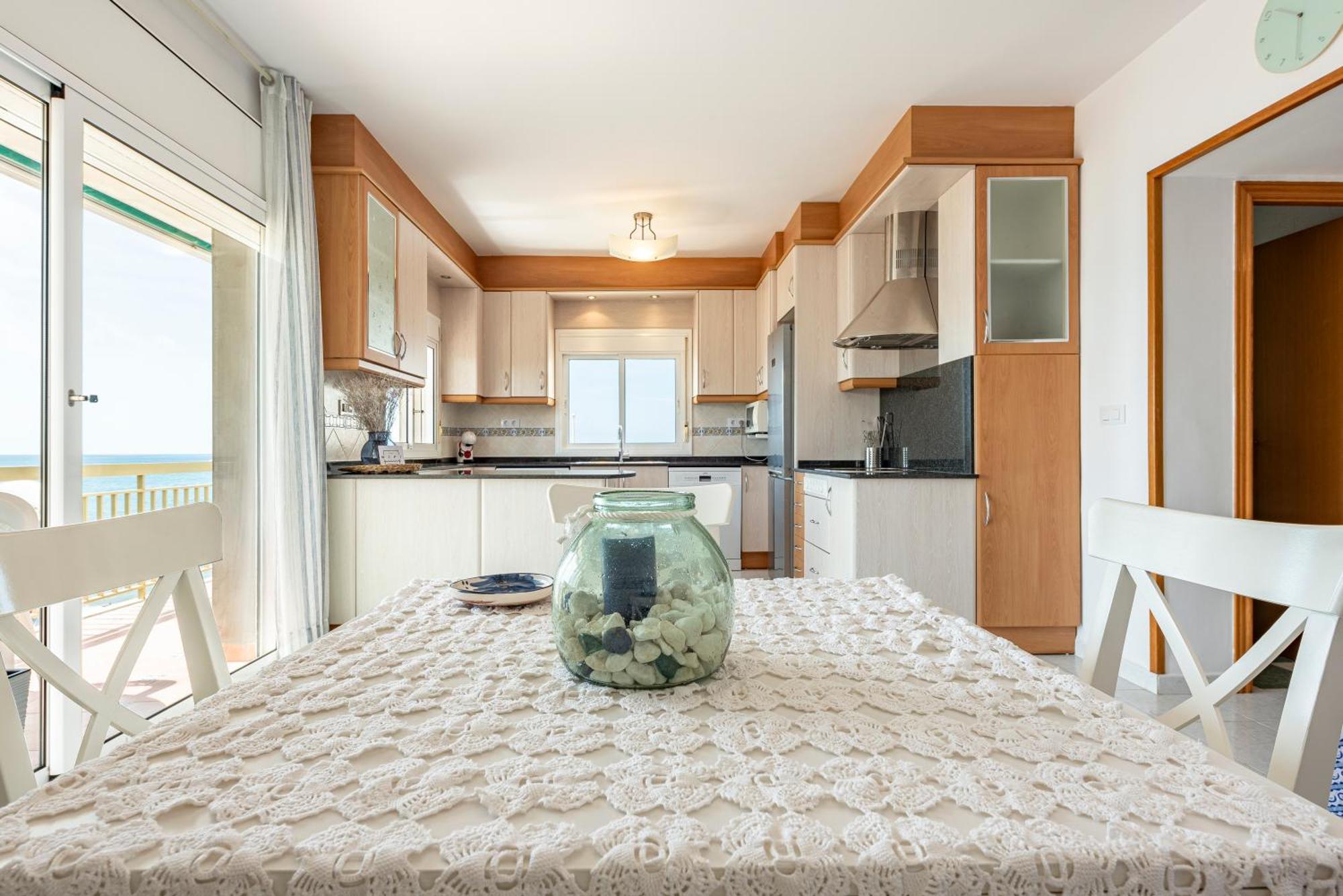 Apartamento Frente Al Mar กัมบริลส์ ภายนอก รูปภาพ