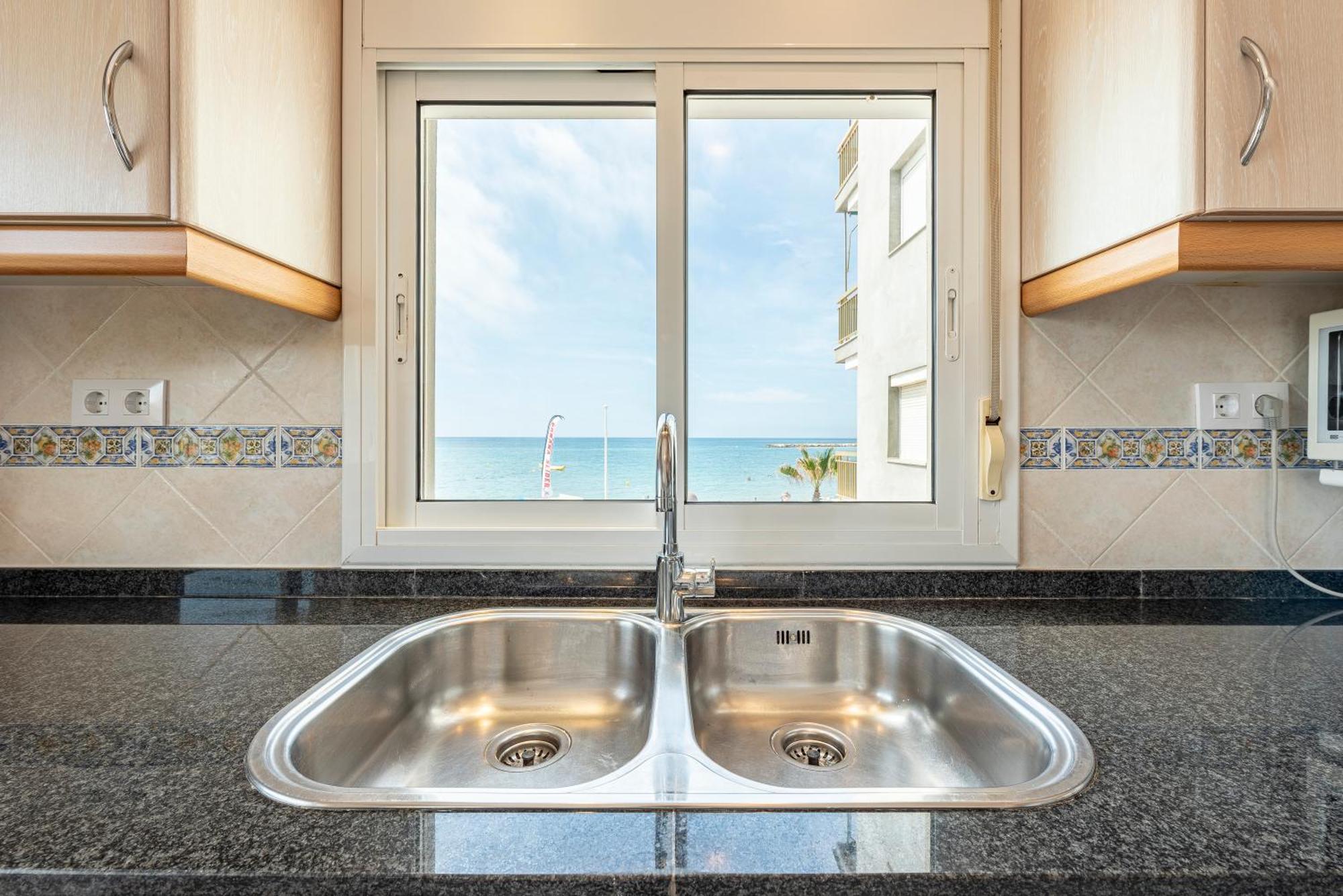 Apartamento Frente Al Mar กัมบริลส์ ภายนอก รูปภาพ