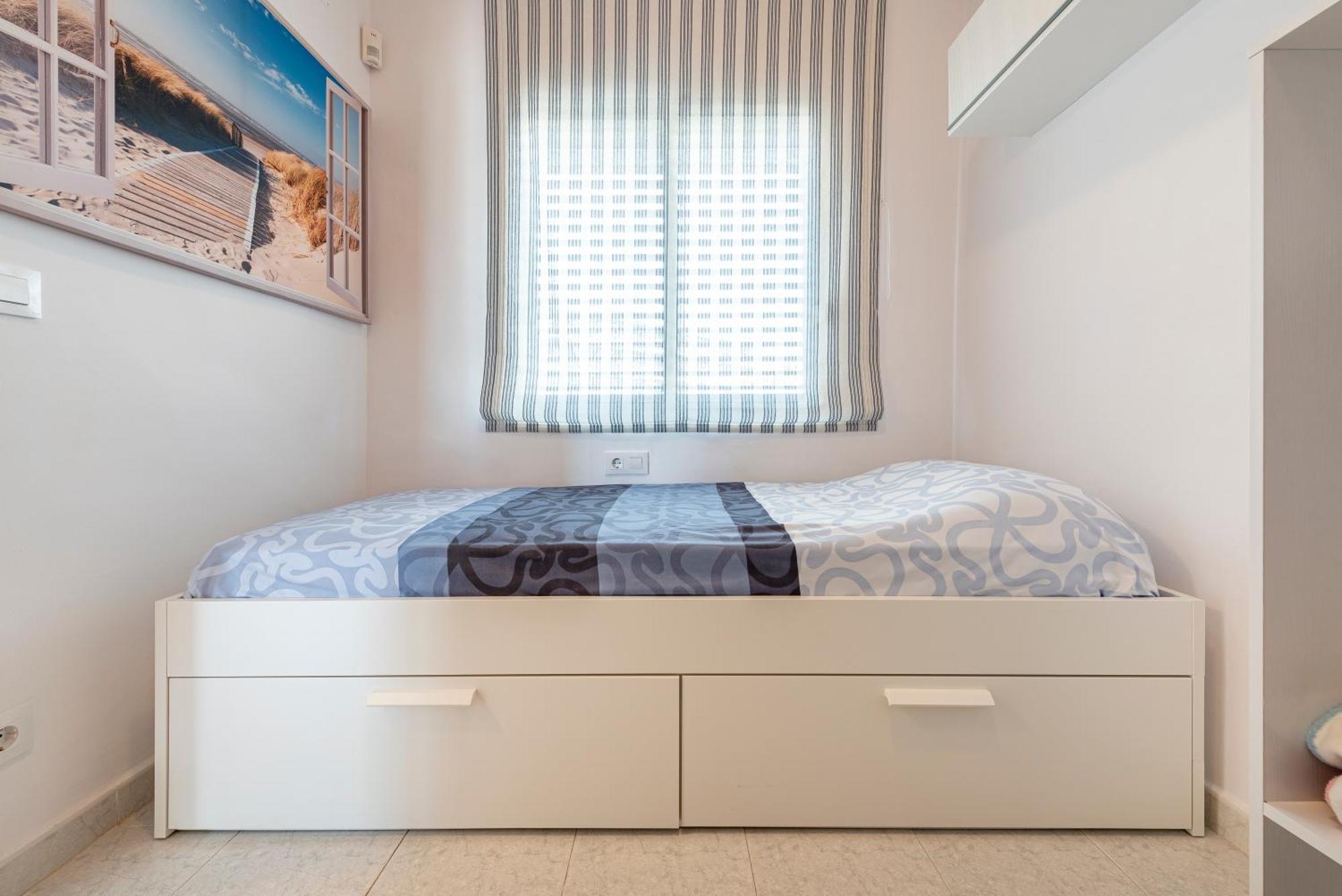 Apartamento Frente Al Mar กัมบริลส์ ภายนอก รูปภาพ