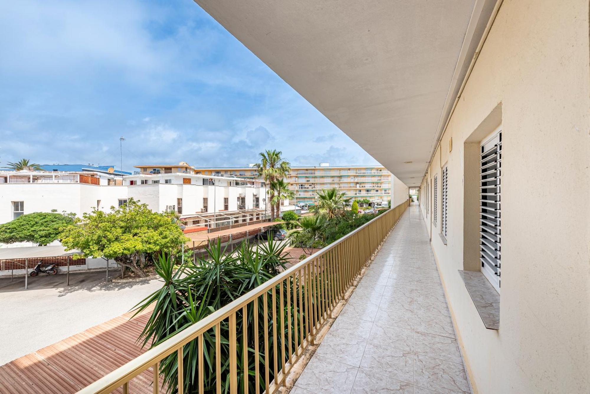 Apartamento Frente Al Mar กัมบริลส์ ภายนอก รูปภาพ