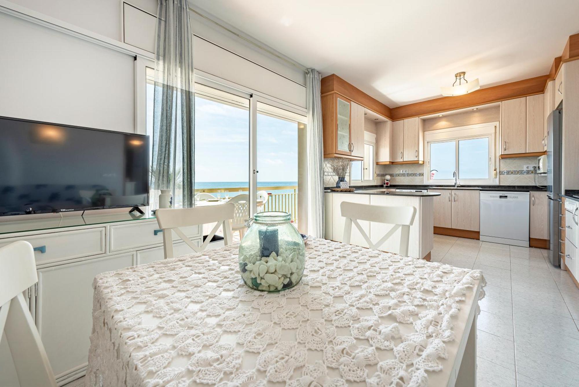 Apartamento Frente Al Mar กัมบริลส์ ภายนอก รูปภาพ