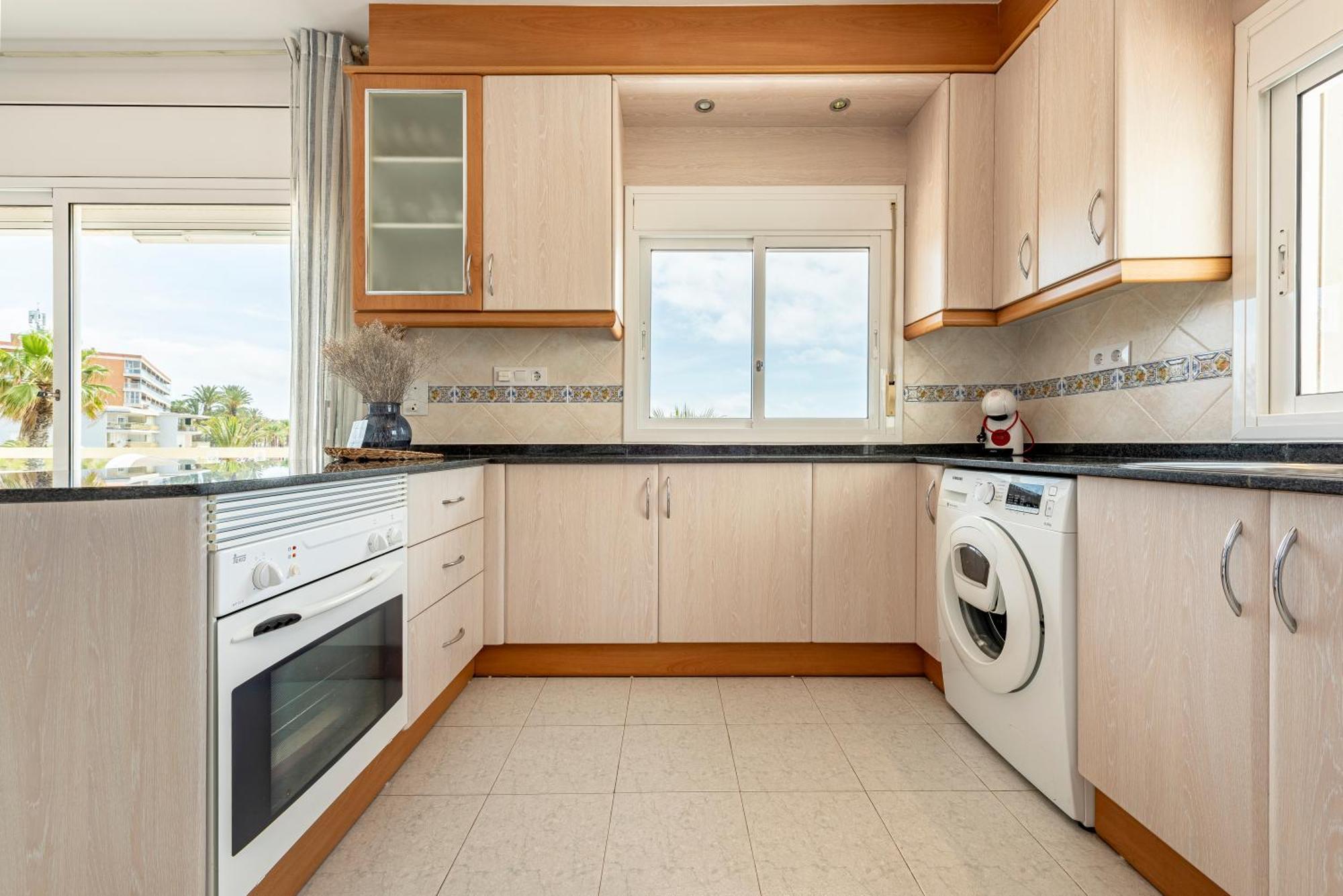 Apartamento Frente Al Mar กัมบริลส์ ภายนอก รูปภาพ