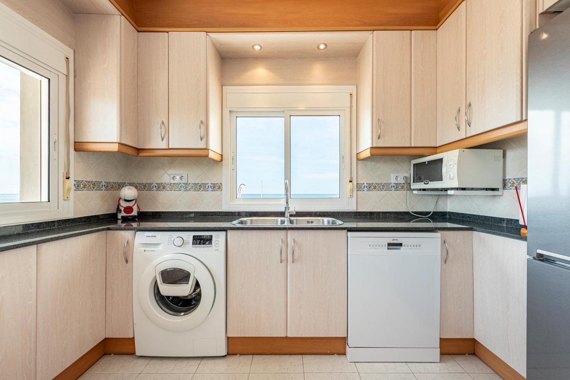 Apartamento Frente Al Mar กัมบริลส์ ภายนอก รูปภาพ